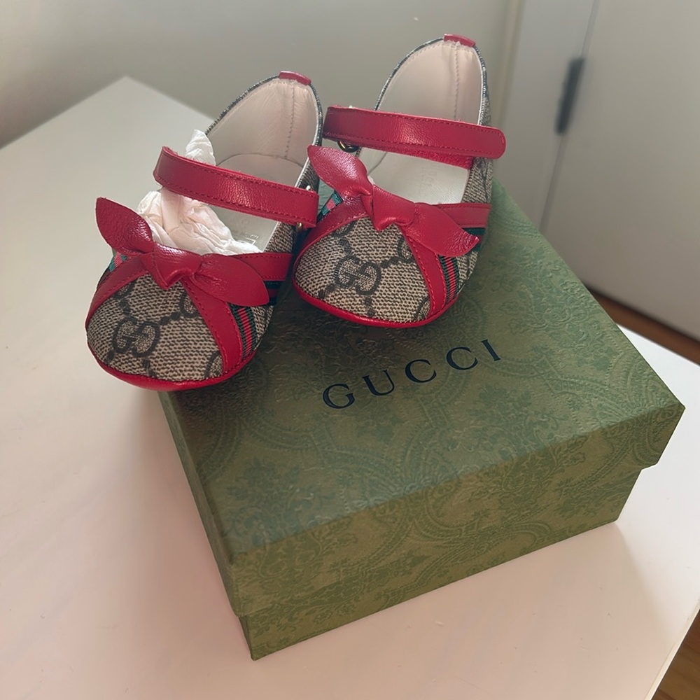 GUCCI SUPREME BABY SHOES 18